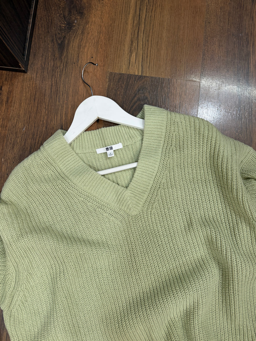 Uniqlo v-neck sweater