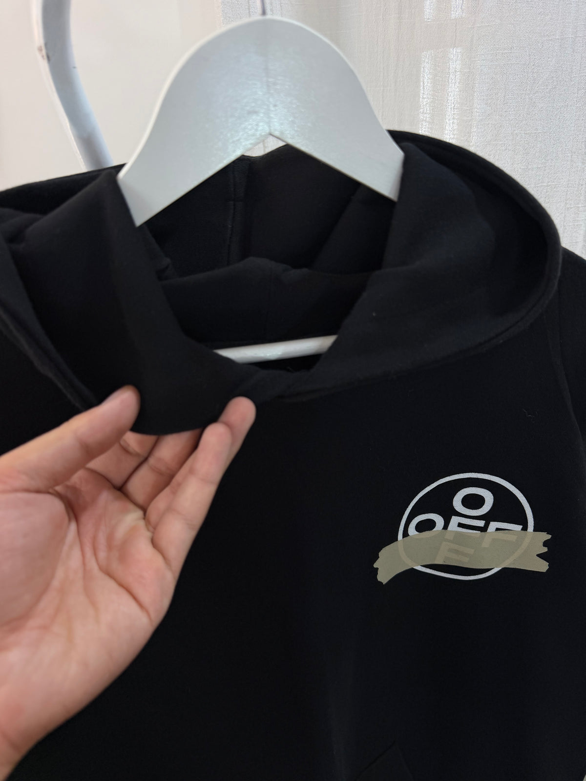 Off-whit* hoodie