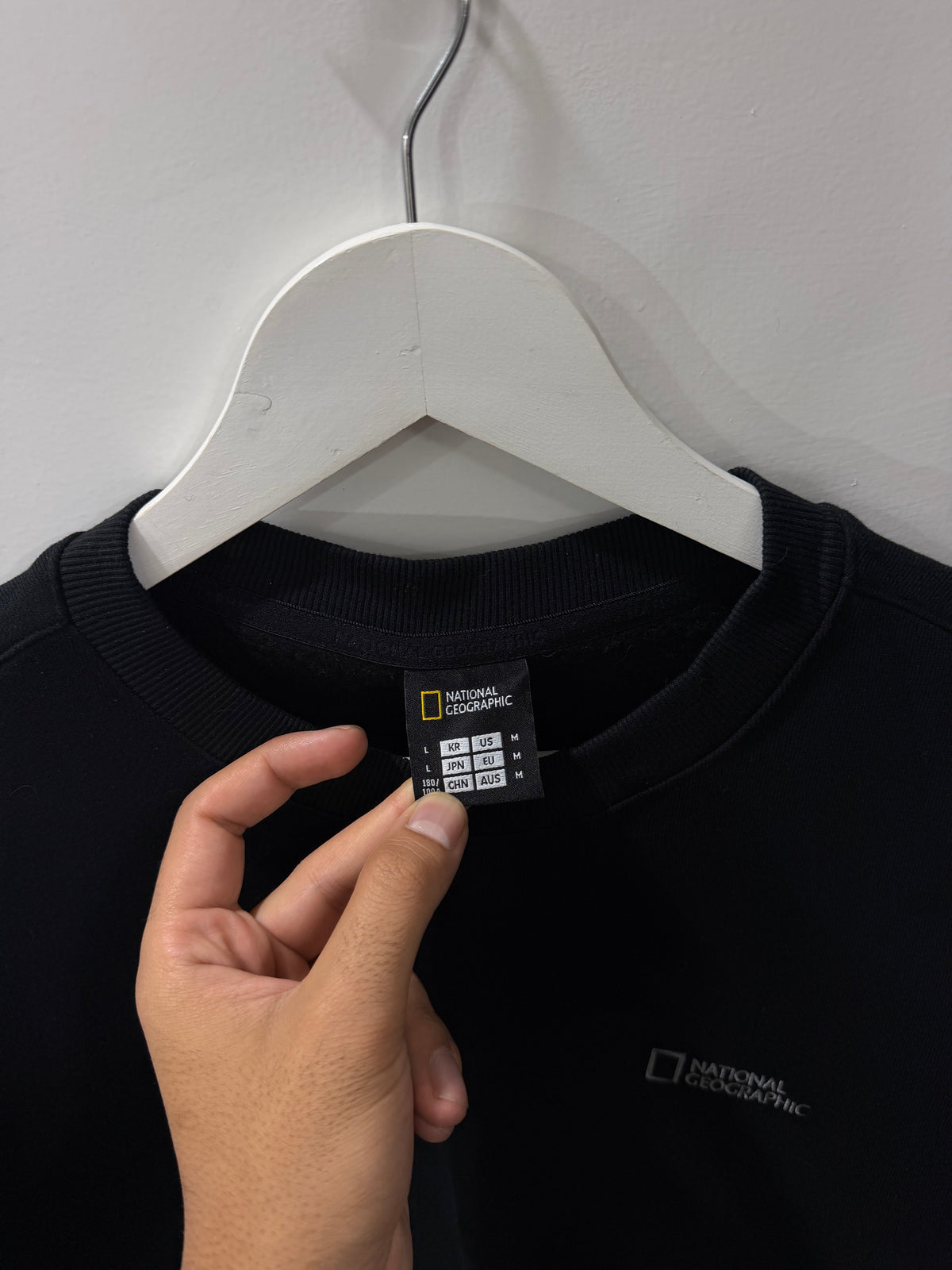 Jet black nat geo sweatshirt