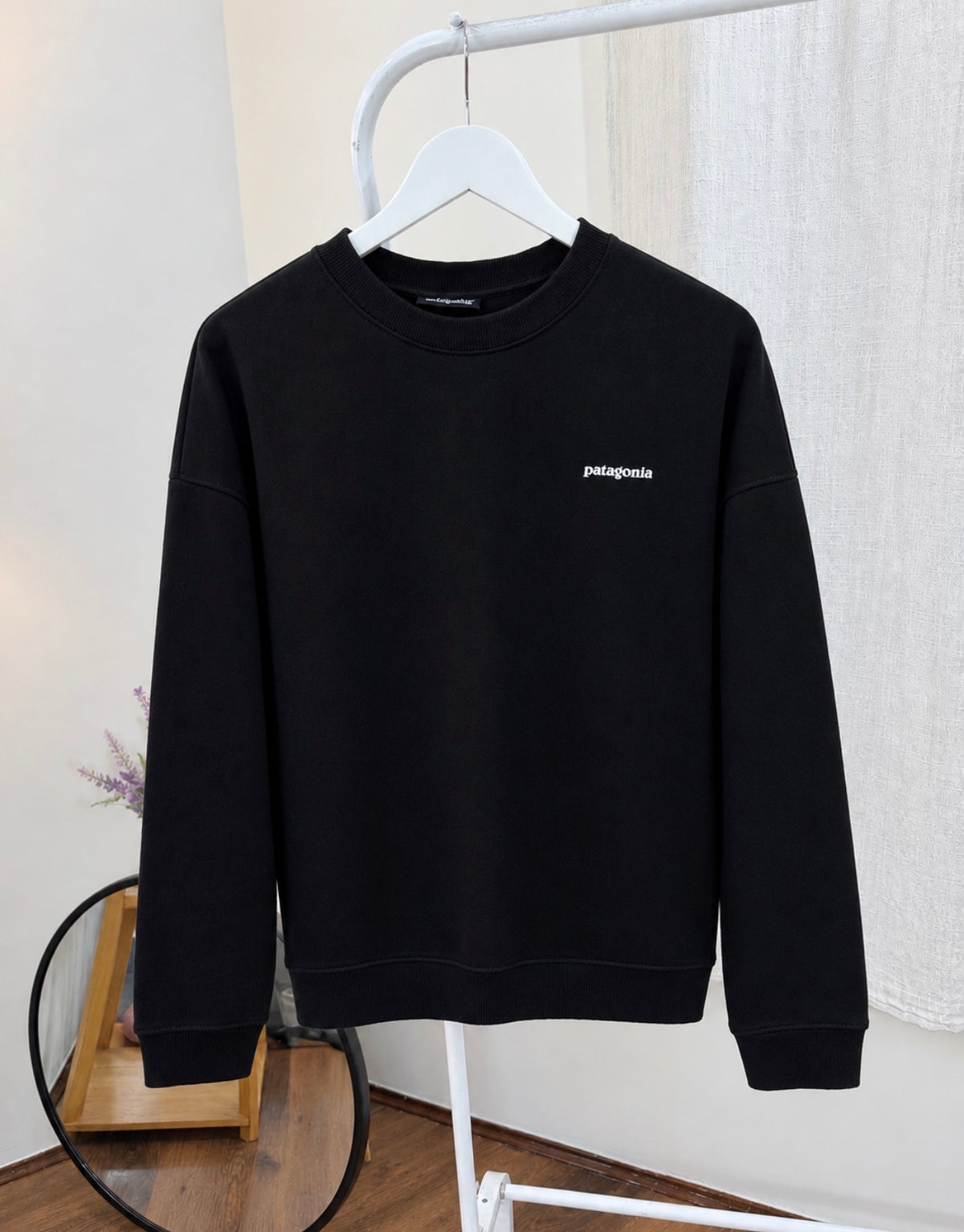 Patagonia black sweatshirt