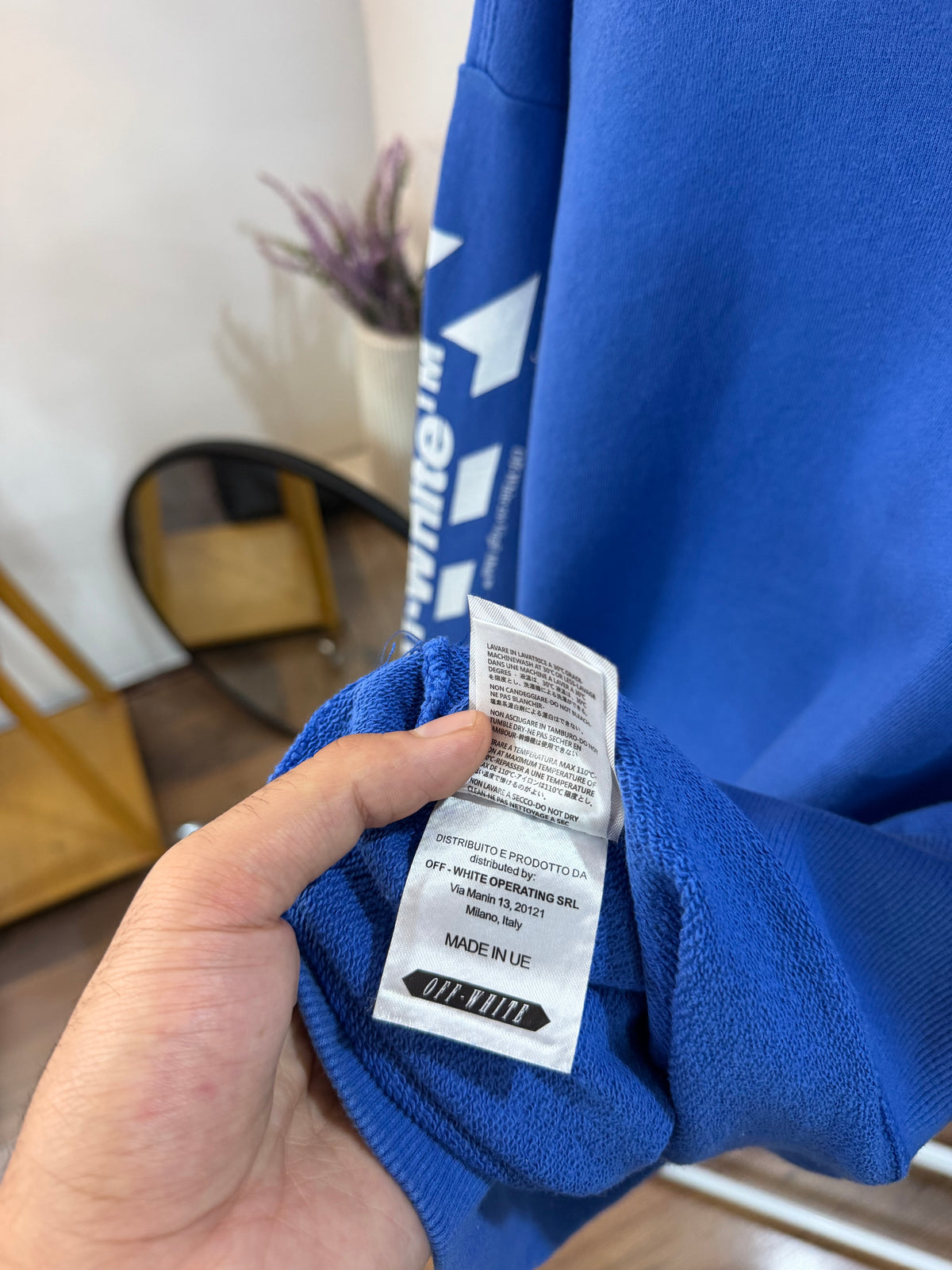 Off-white sweatshirt