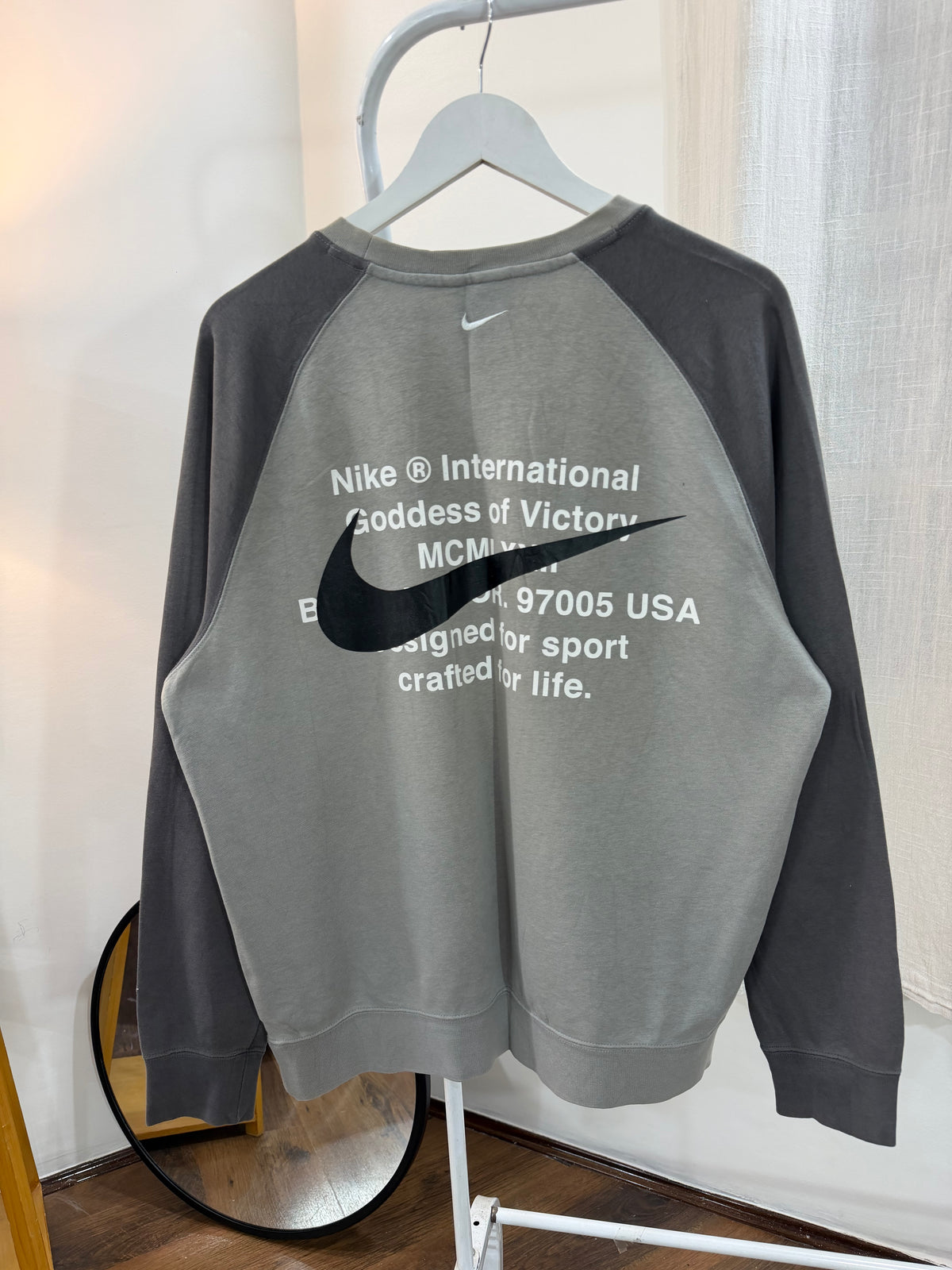 Nike international sweatshirt