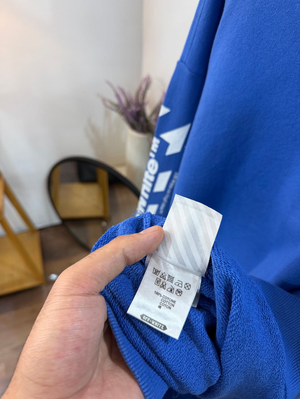 Off-white sweatshirt