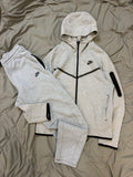 Nike tech set