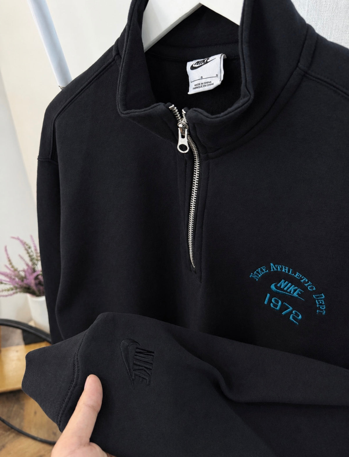 Nike black quarter zip pullover