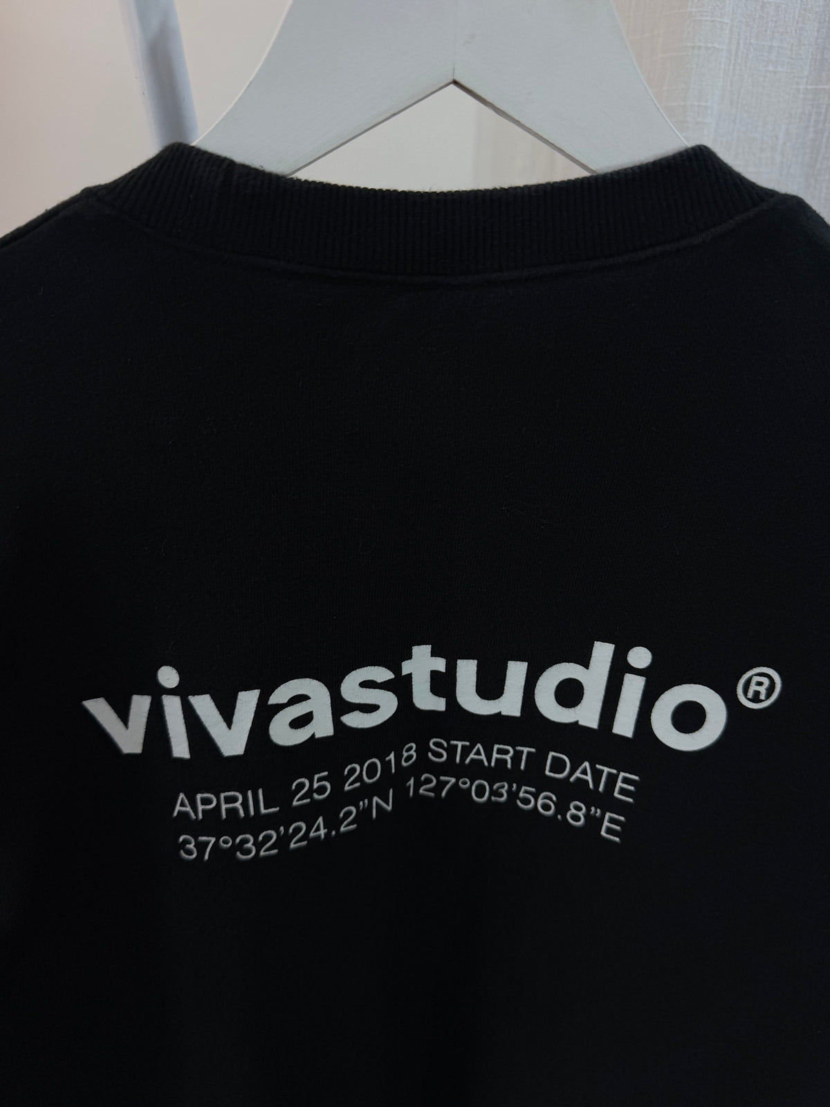 Viva studio black sweatshirt