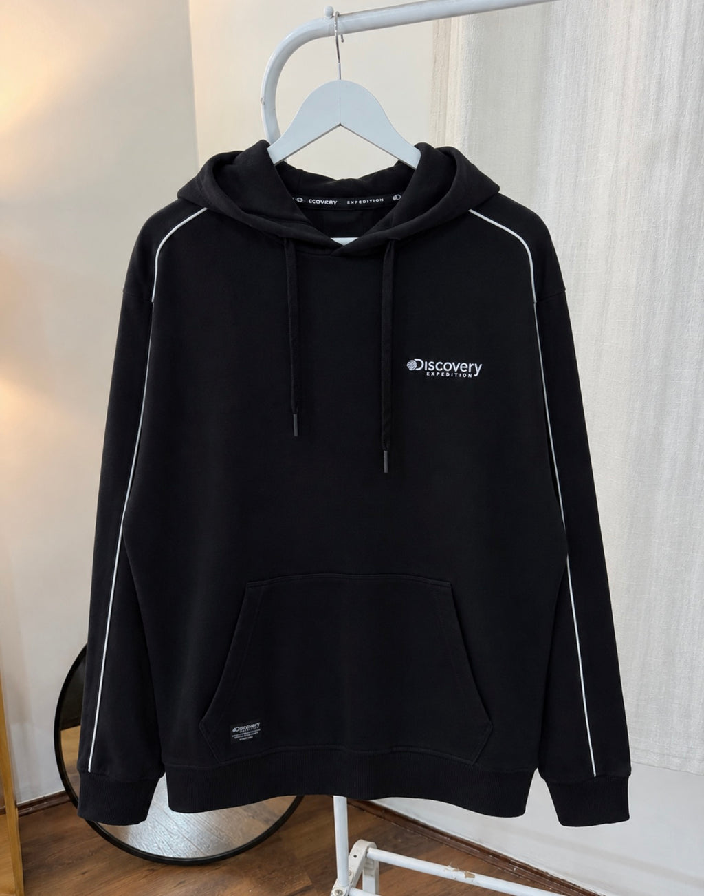 Discovery black hoodie