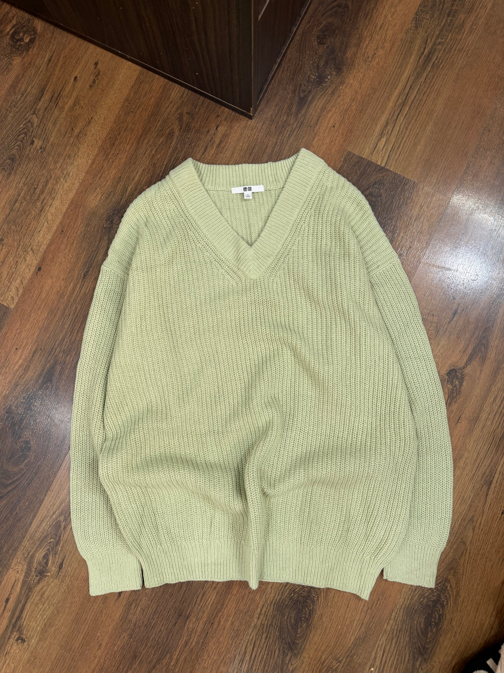 Uniqlo v-neck sweater