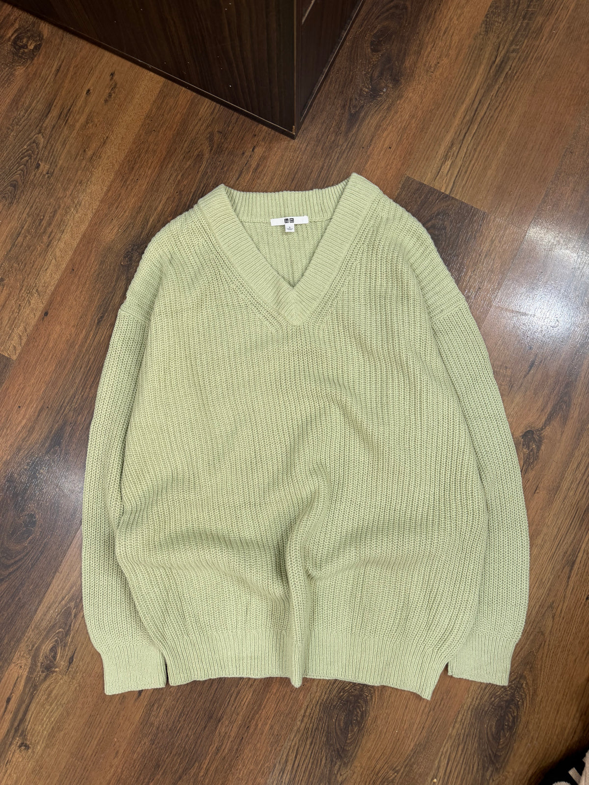 Uniqlo v-neck sweater