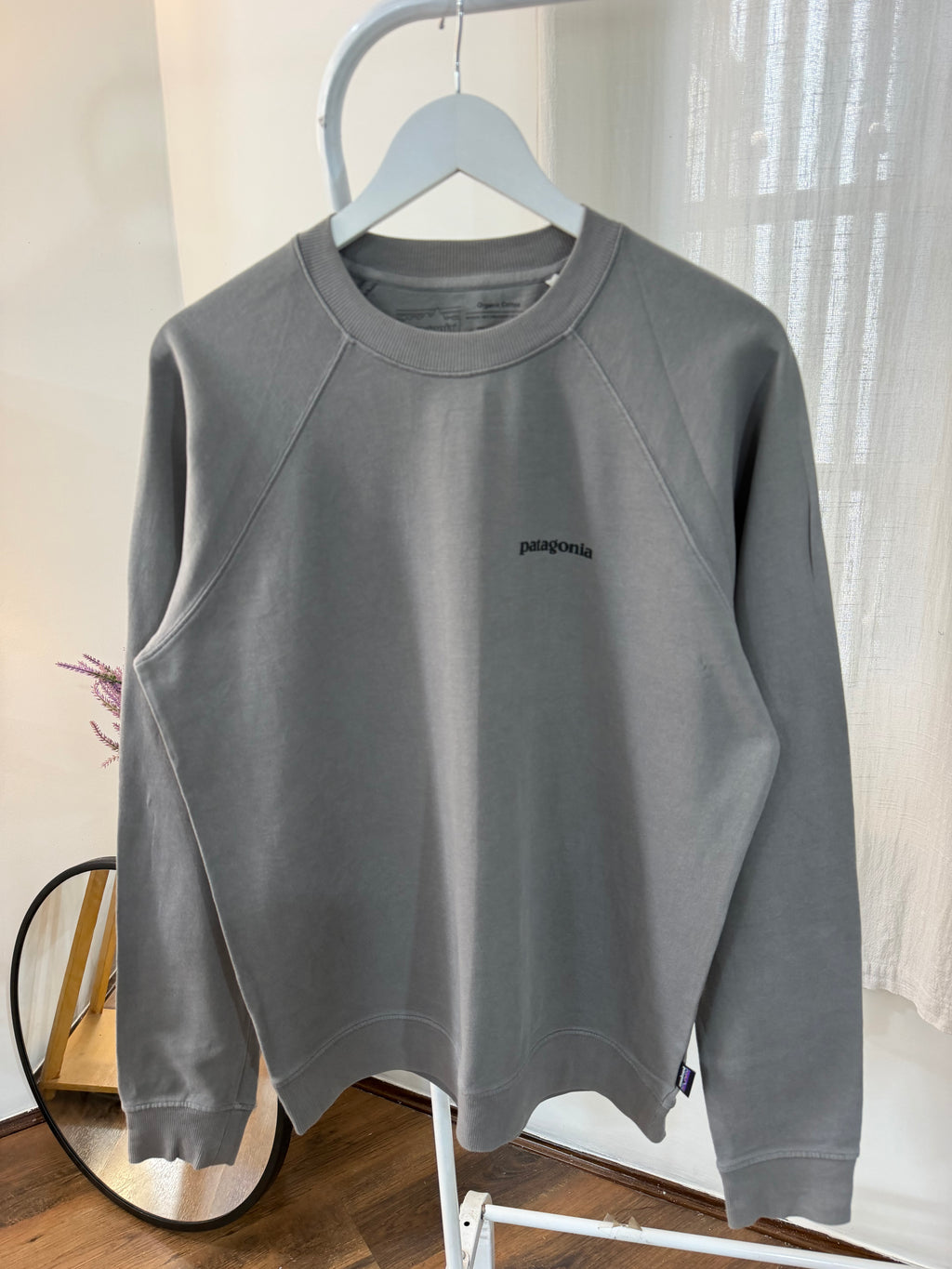 Patagonia grey sweatshirt