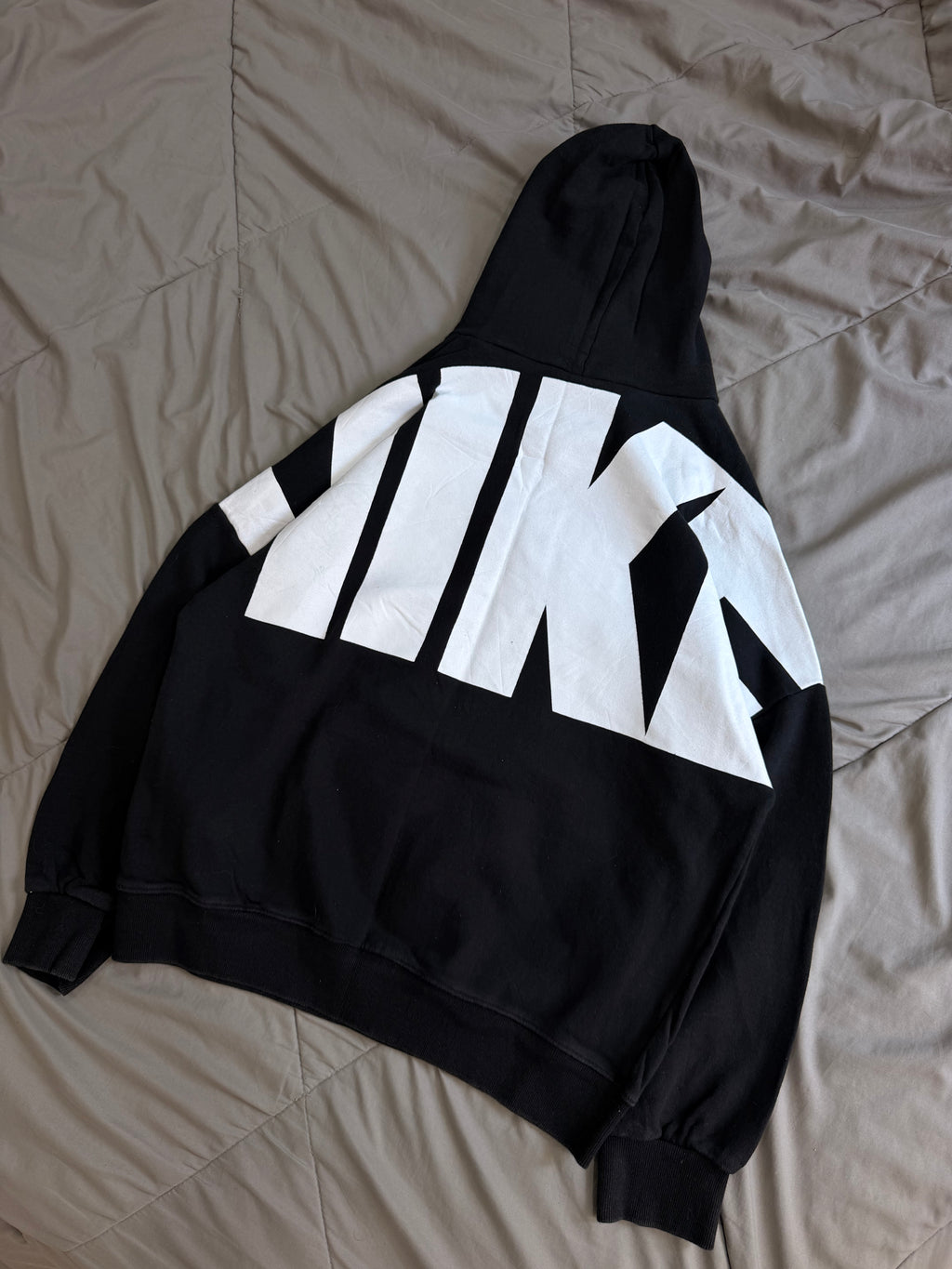Nike big logo hoodie black