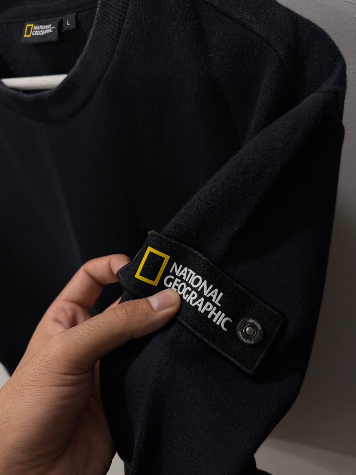 Nat geo black sweatshirt