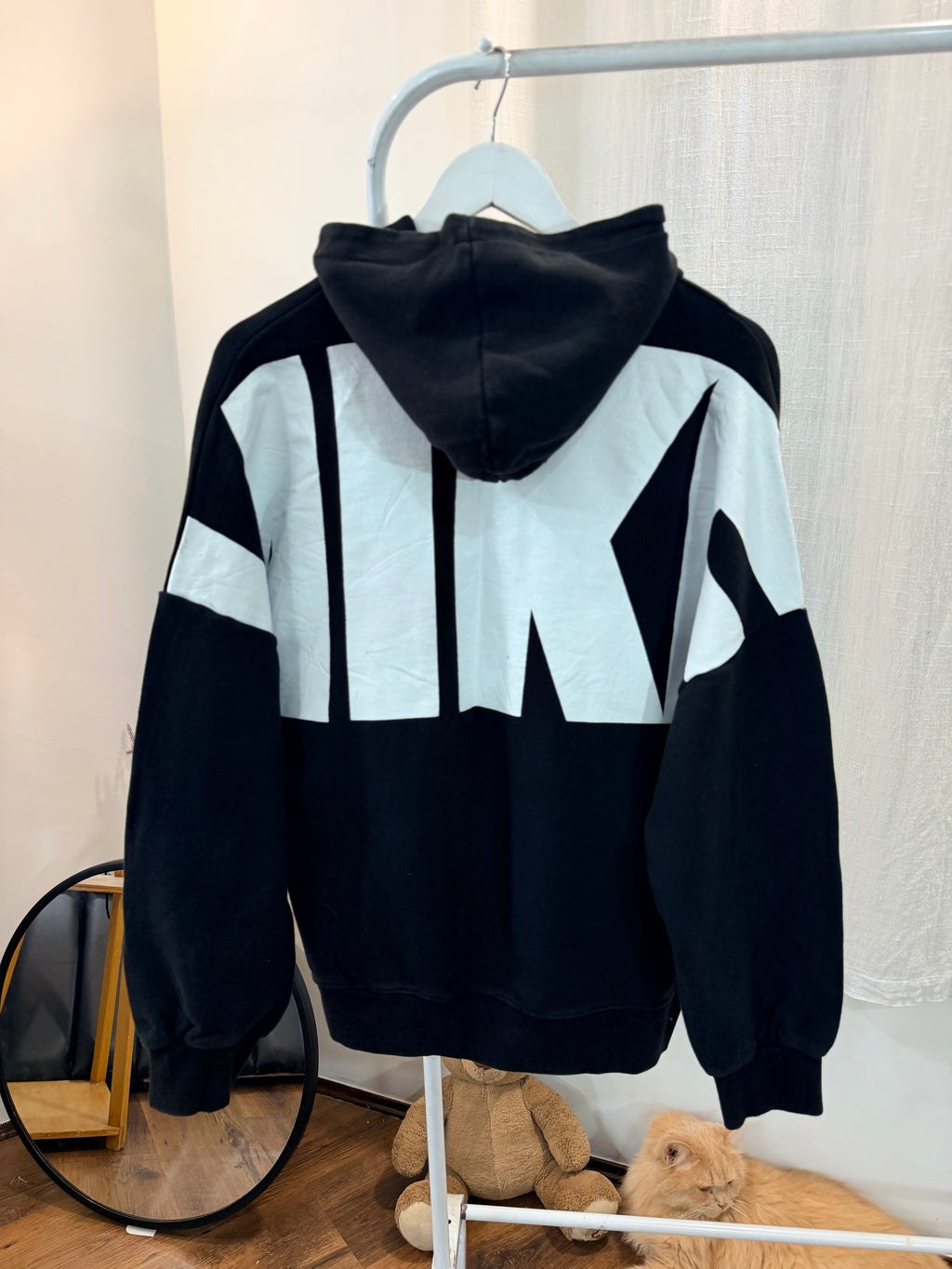 Nike big logo hoodie black