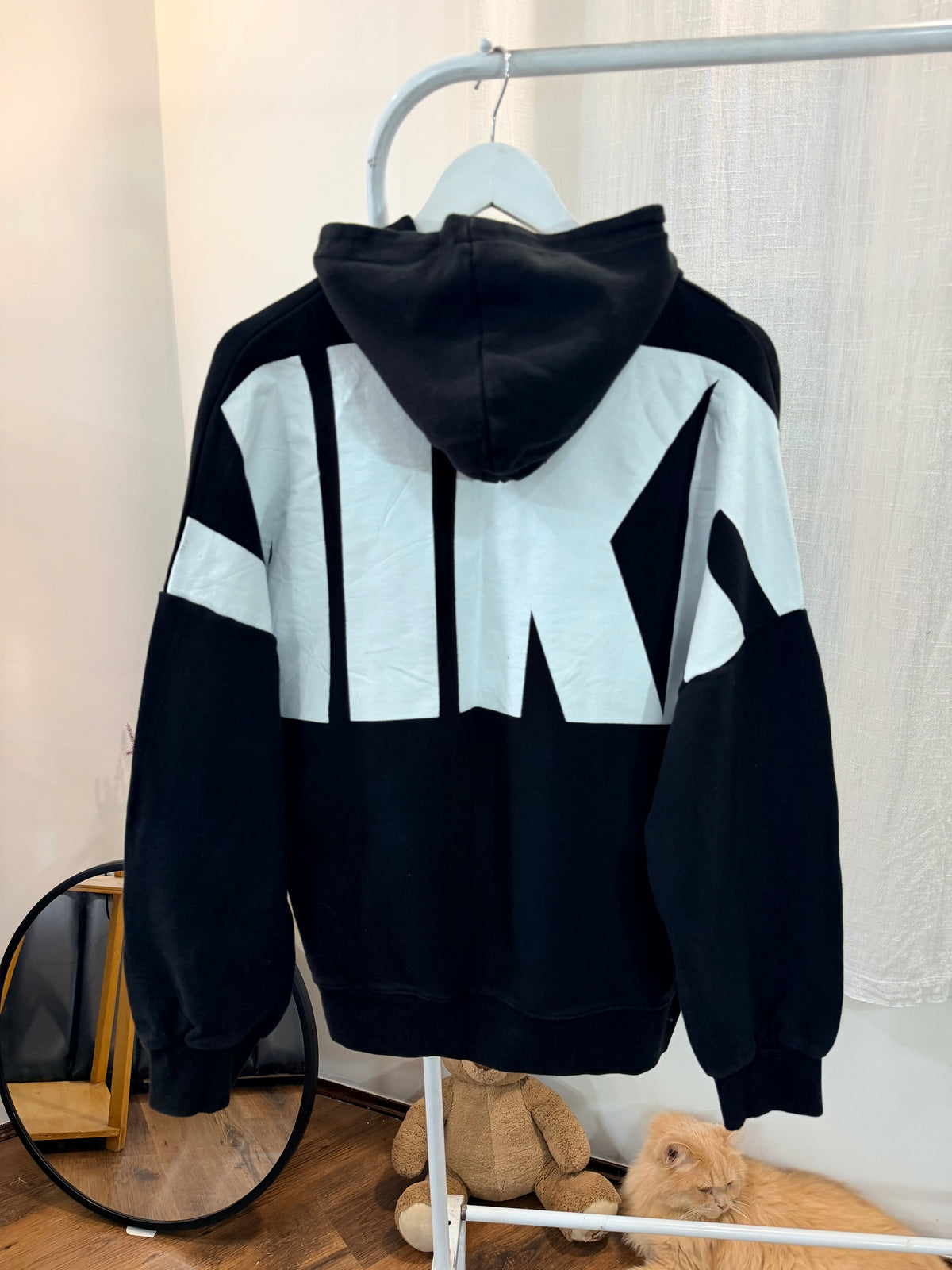 Nike big logo hoodie black