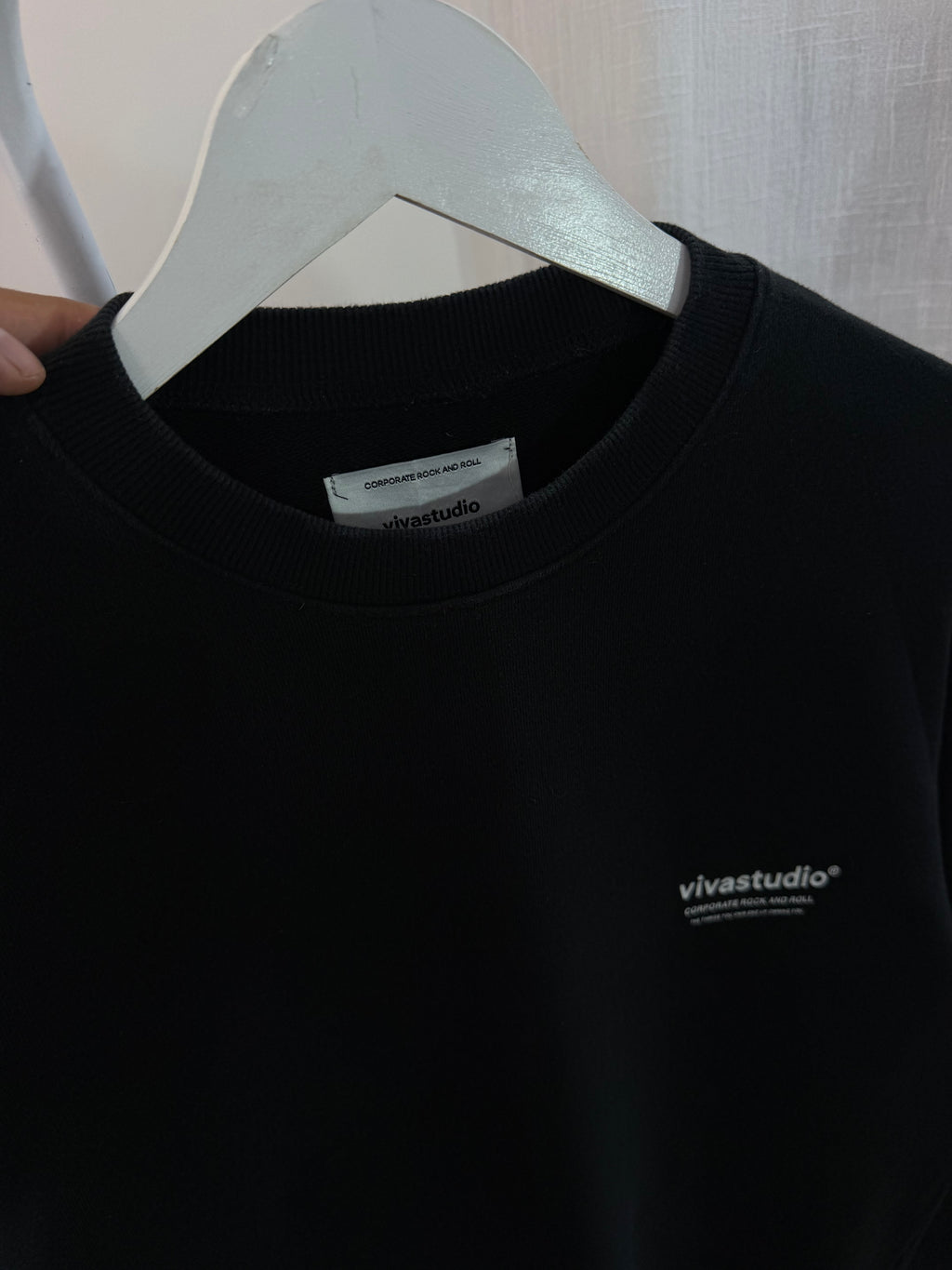 Viva studio black sweatshirt