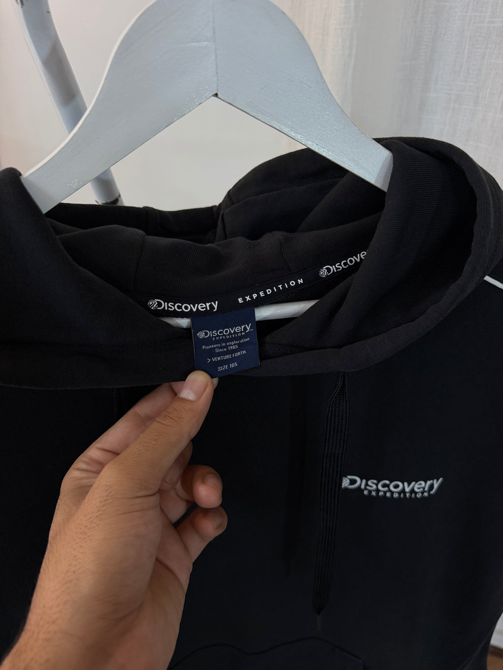 Discovery black hoodie