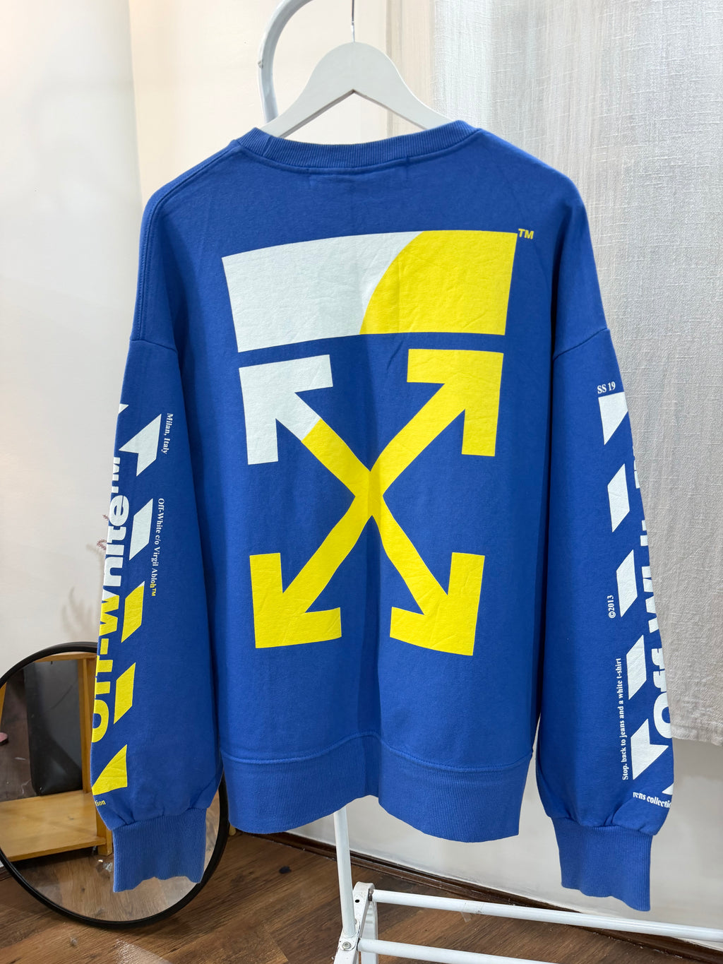 Off-white sweatshirt