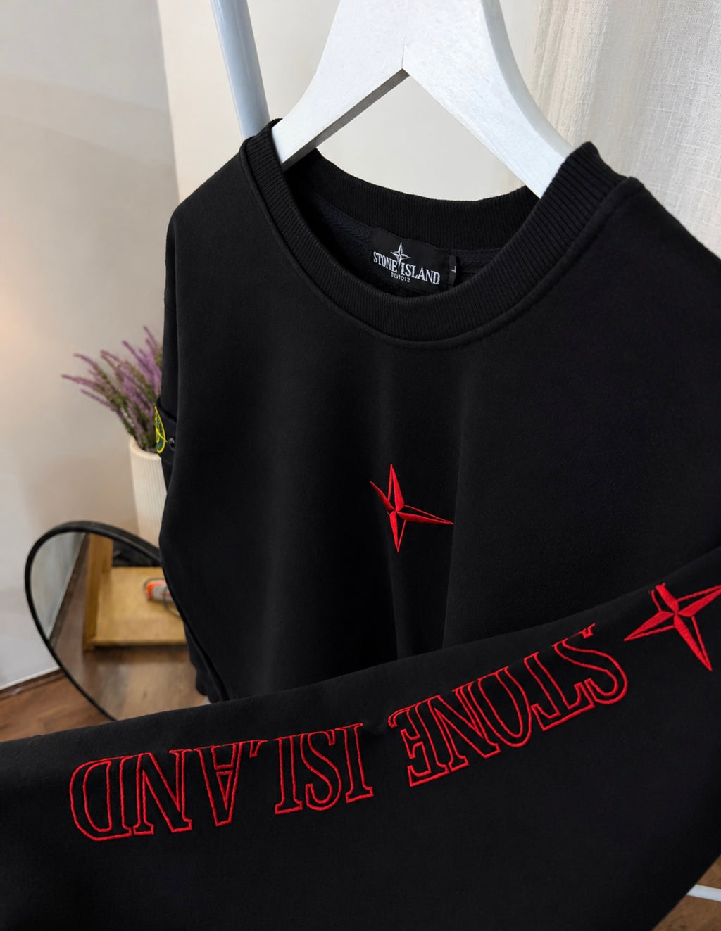 Stone embroidered sweatshirt