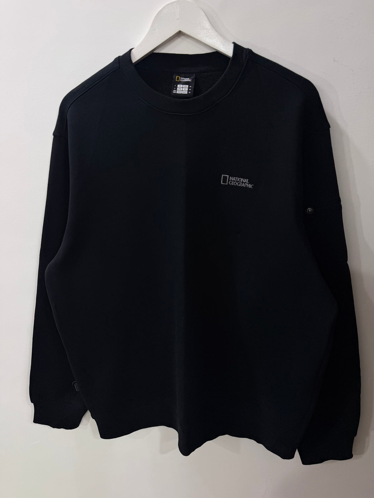 Jet black nat geo sweatshirt