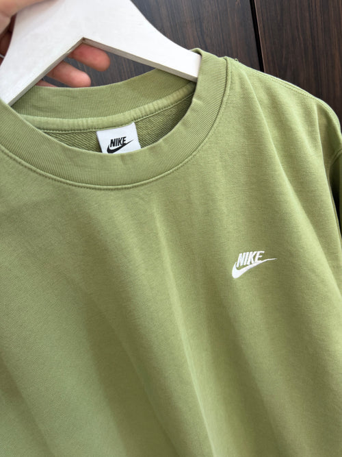 Beautiful nike sweatshirt